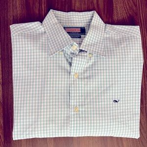 Large Vineyard Vines Button Up